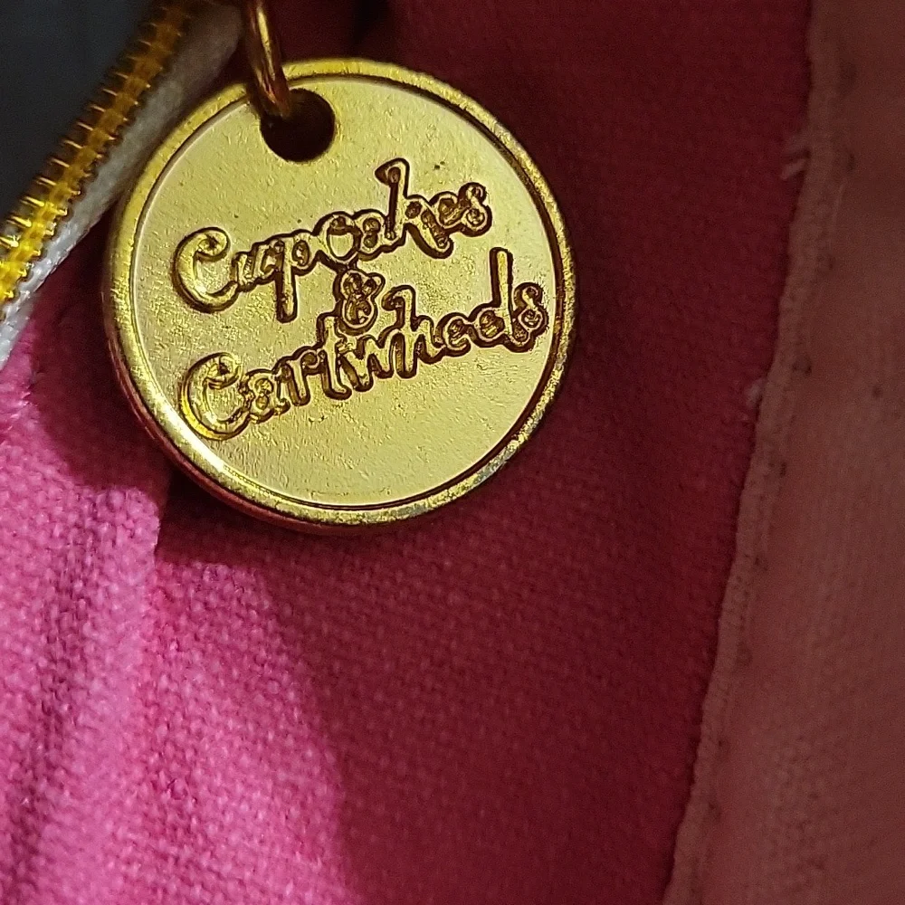 Cupcakes and Cartwheels Good Vibes Only Pink & White  Thermal Lunch Tote - Picture 11 of 14